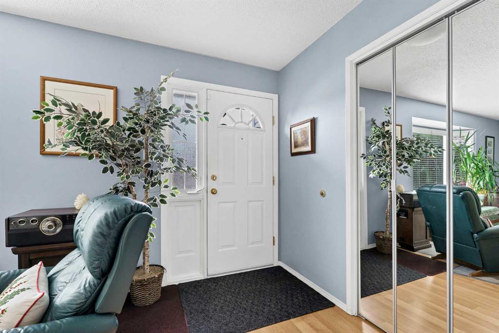 Picture for 95 Rossdale Way SE