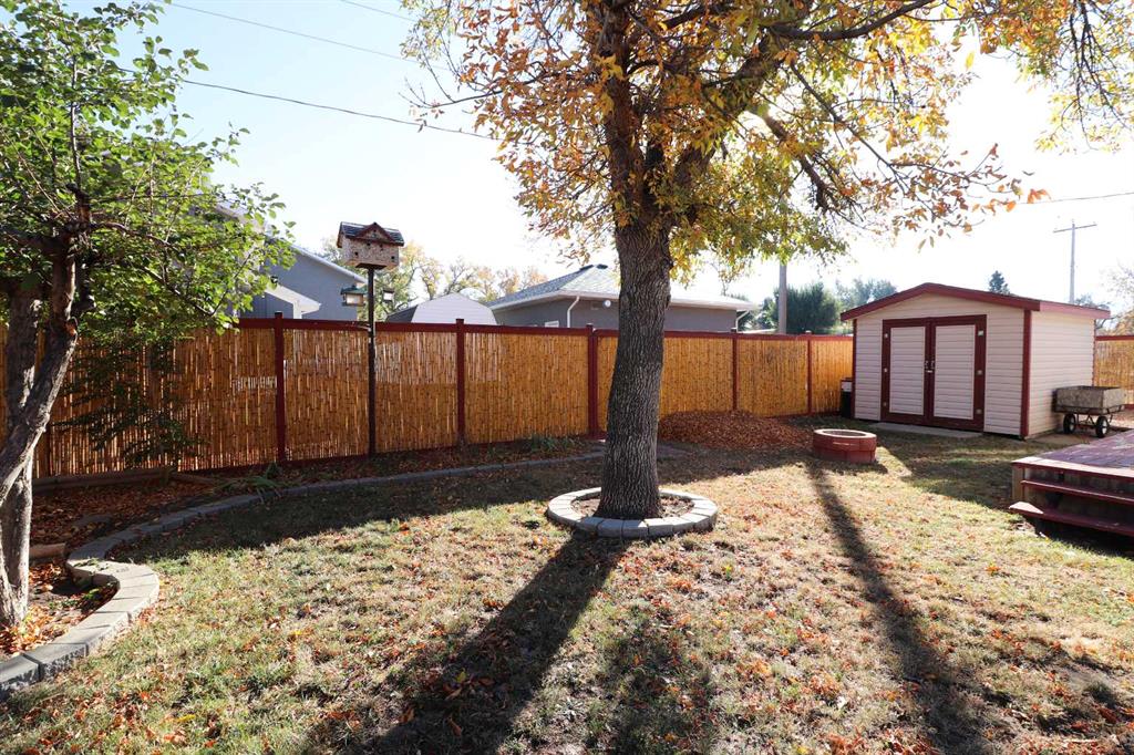 Picture for 235 5 Street SE https://www.cirrealty.ca/reb/mhreb/5/A2265285_11.jpg