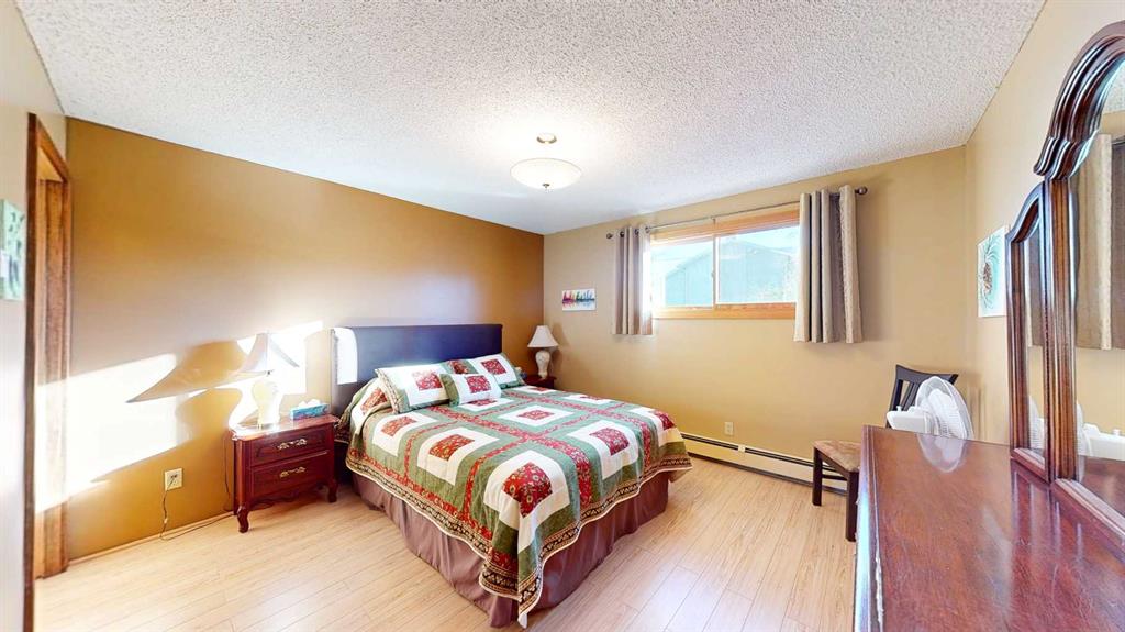 Picture for 235 5 Street SE https://www.cirrealty.ca/reb/mhreb/5/A2265285_23.jpg