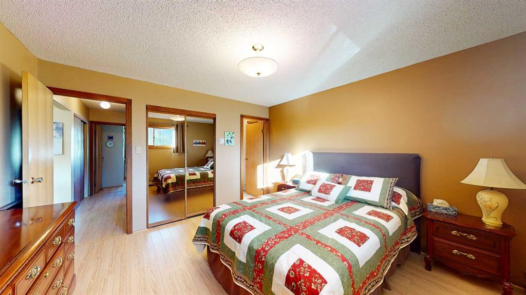 Picture for 235 5 Street SE https://www.cirrealty.ca/reb/mhreb/5/A2265285_24.jpg