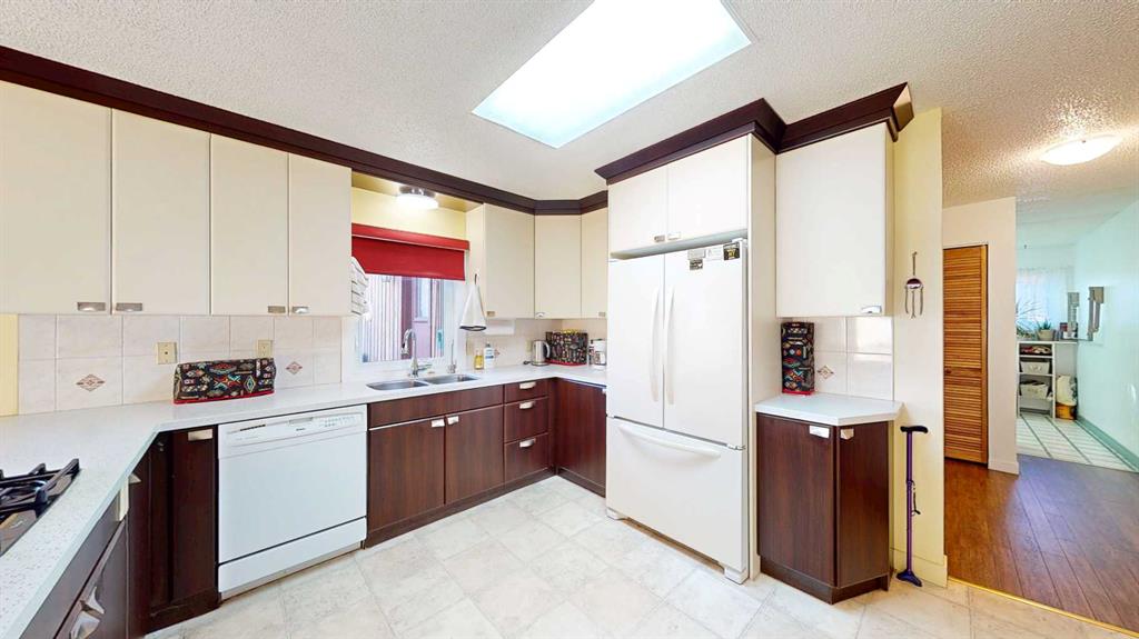 Picture for 235 5 Street SE https://www.cirrealty.ca/reb/mhreb/5/A2265285_34.jpg