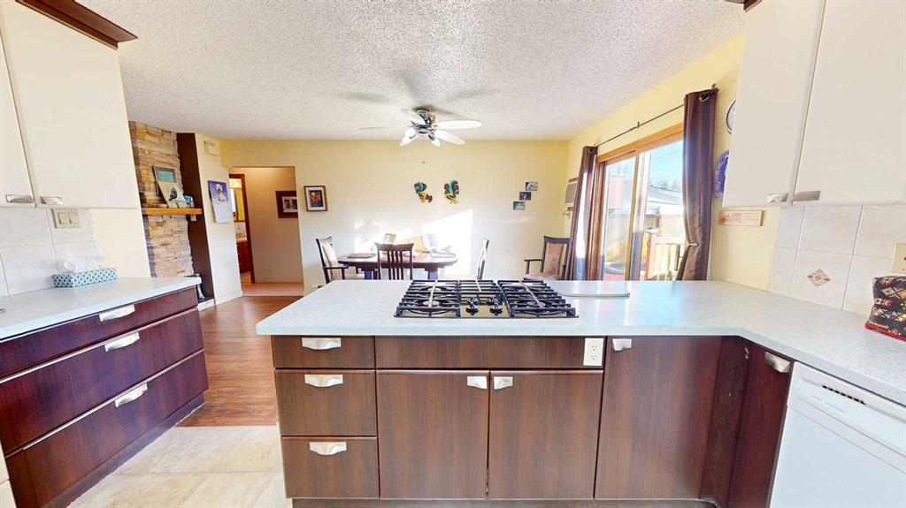 Picture for 235 5 Street SE https://www.cirrealty.ca/reb/mhreb/5/A2265285_36.jpg