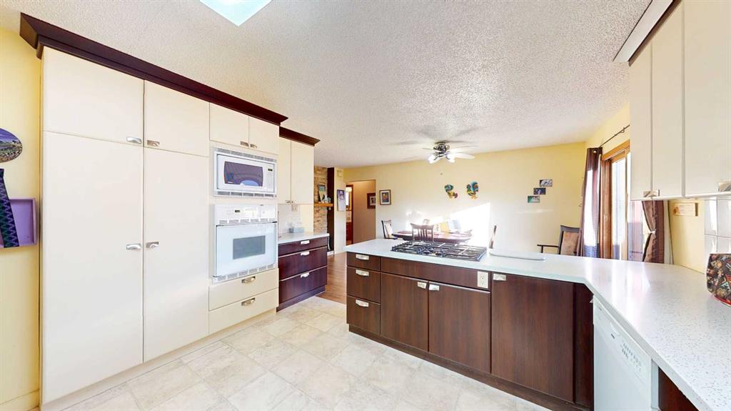 Picture for 235 5 Street SE https://www.cirrealty.ca/reb/mhreb/5/A2265285_40.jpg