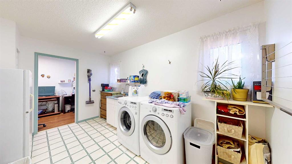 Picture for 235 5 Street SE https://www.cirrealty.ca/reb/mhreb/5/A2265285_41.jpg
