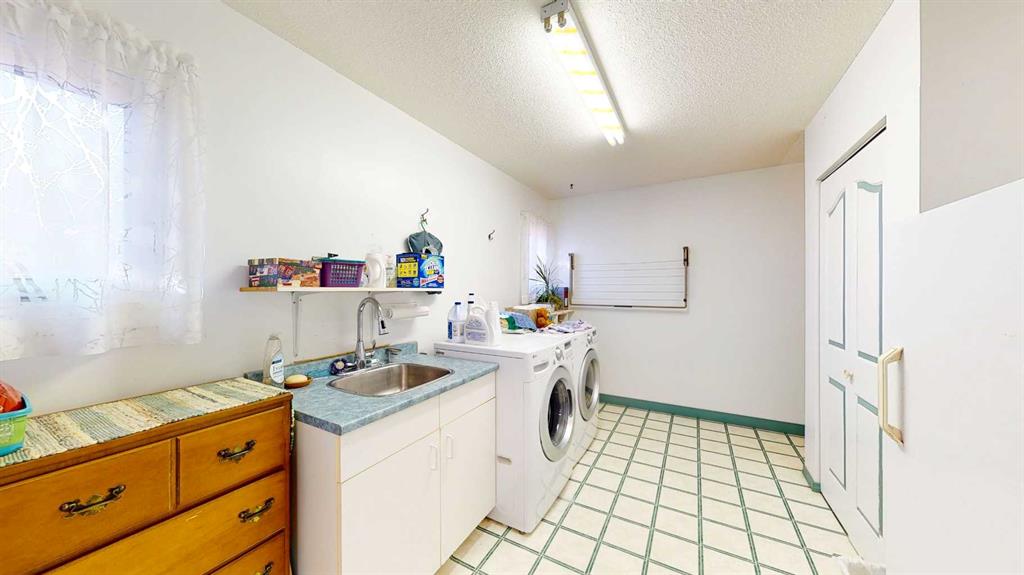 Picture for 235 5 Street SE https://www.cirrealty.ca/reb/mhreb/5/A2265285_42.jpg