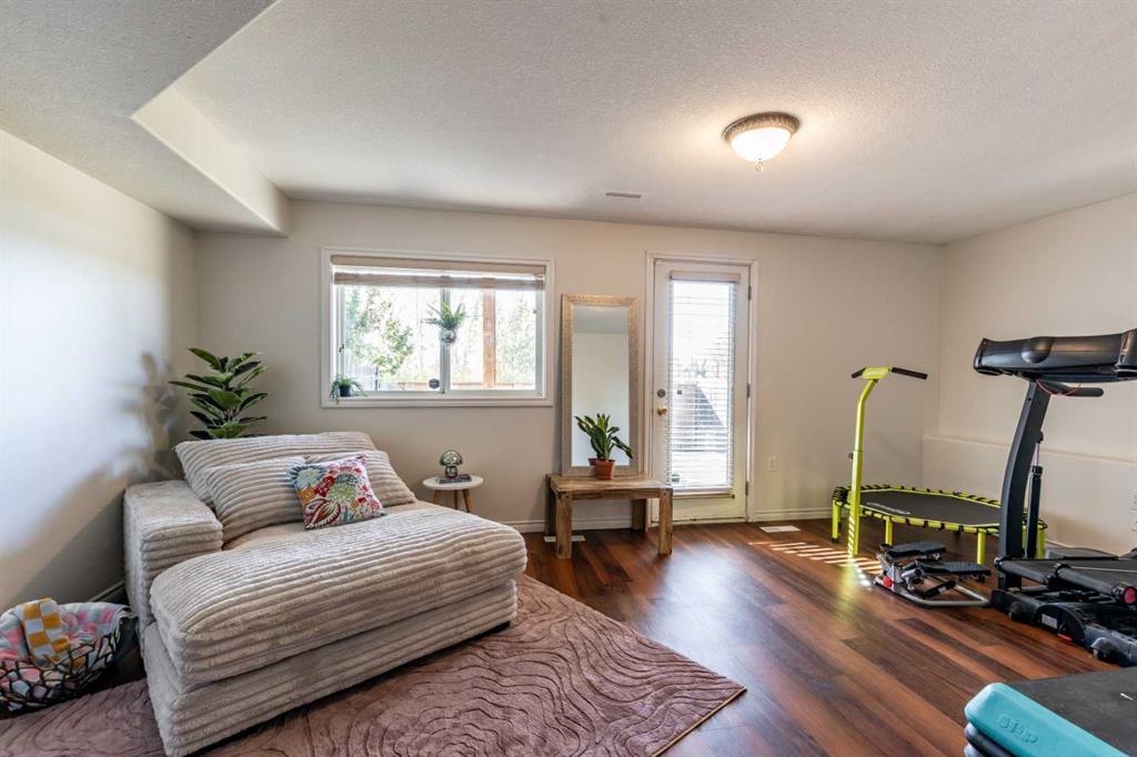 Picture for 87 Vista Road SE https://www.cirrealty.ca/reb/mhreb/5/A2266055_24.jpg