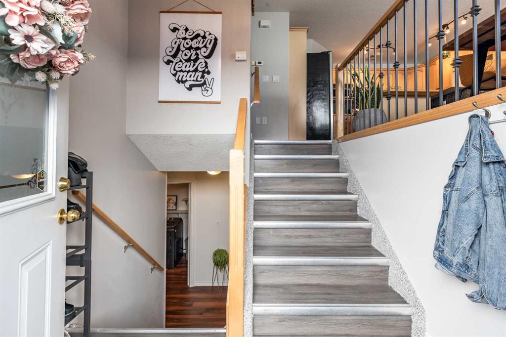 Picture for 87 Vista Road SE https://www.cirrealty.ca/reb/mhreb/5/A2266055_4.jpg