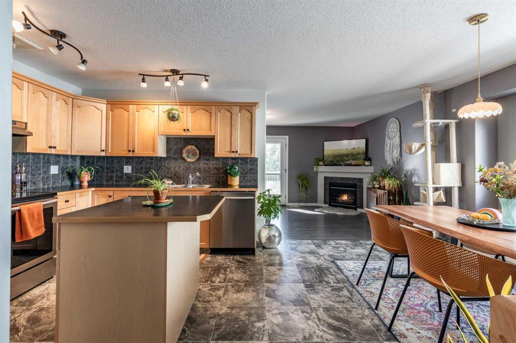 Picture for 87 Vista Road SE https://www.cirrealty.ca/reb/mhreb/5/A2266055_6.jpg