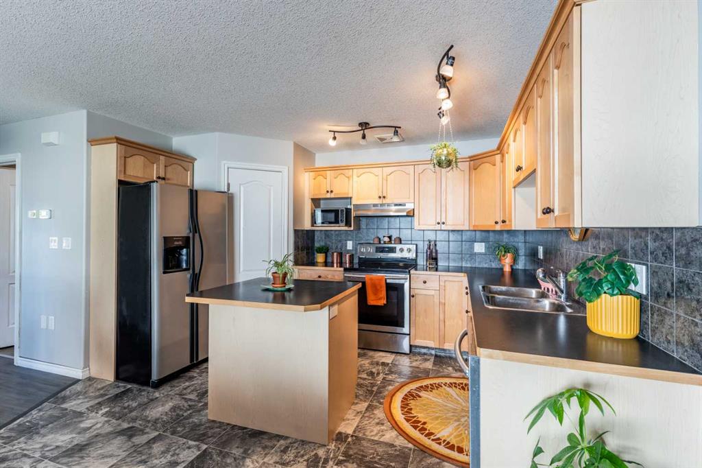 Picture for 87 Vista Road SE https://www.cirrealty.ca/reb/mhreb/5/A2266055_9.jpg