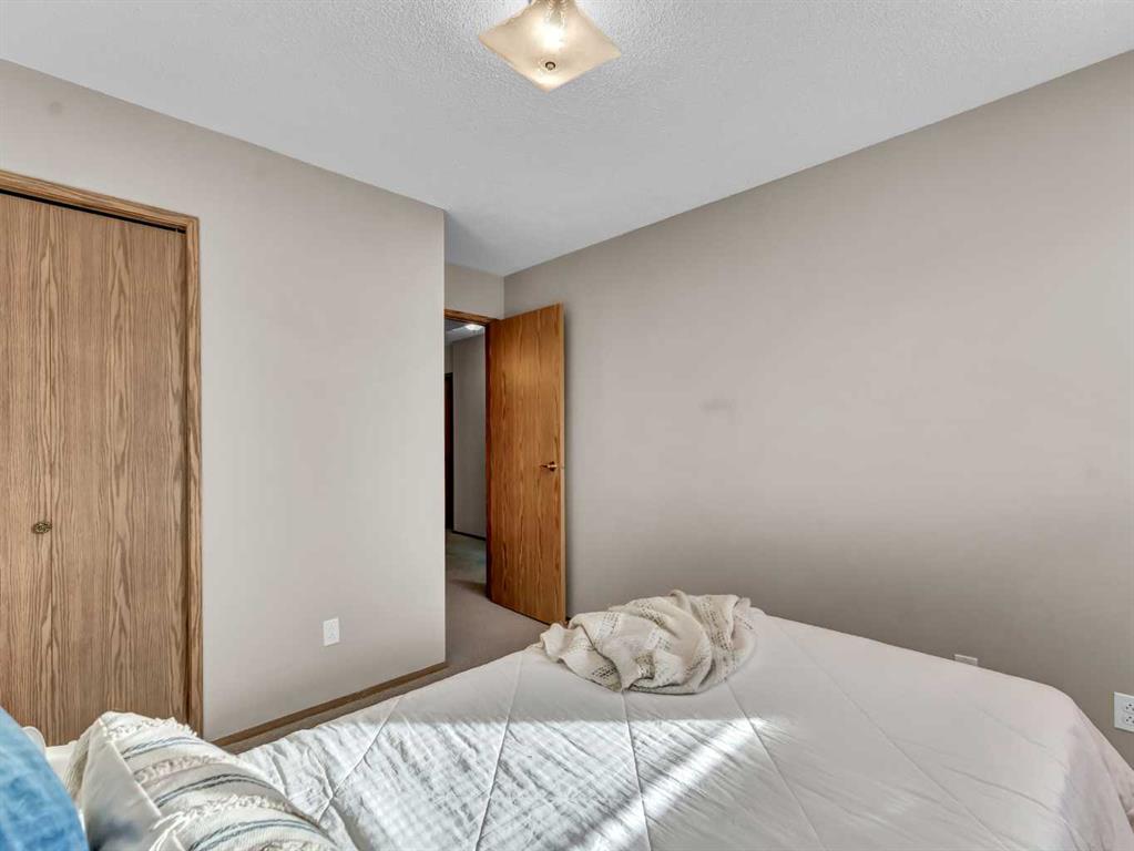 Picture for 204, 3090 15 Avenue SE https://www.cirrealty.ca/reb/mhreb/5/A2267205_22.jpg