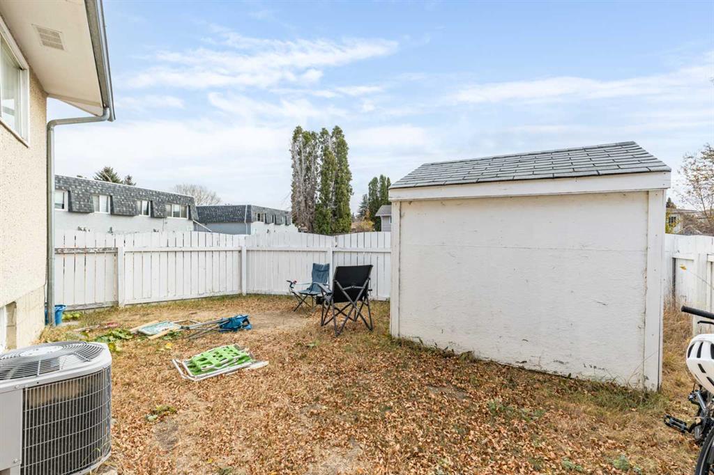 Picture for 2555 &amp; 2557 Thompson Crescent SE