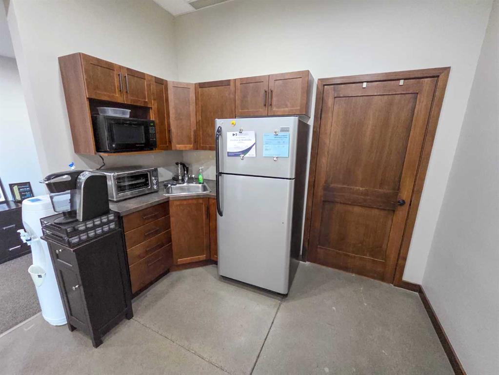 Picture for 3, 4002 9 Avenue N