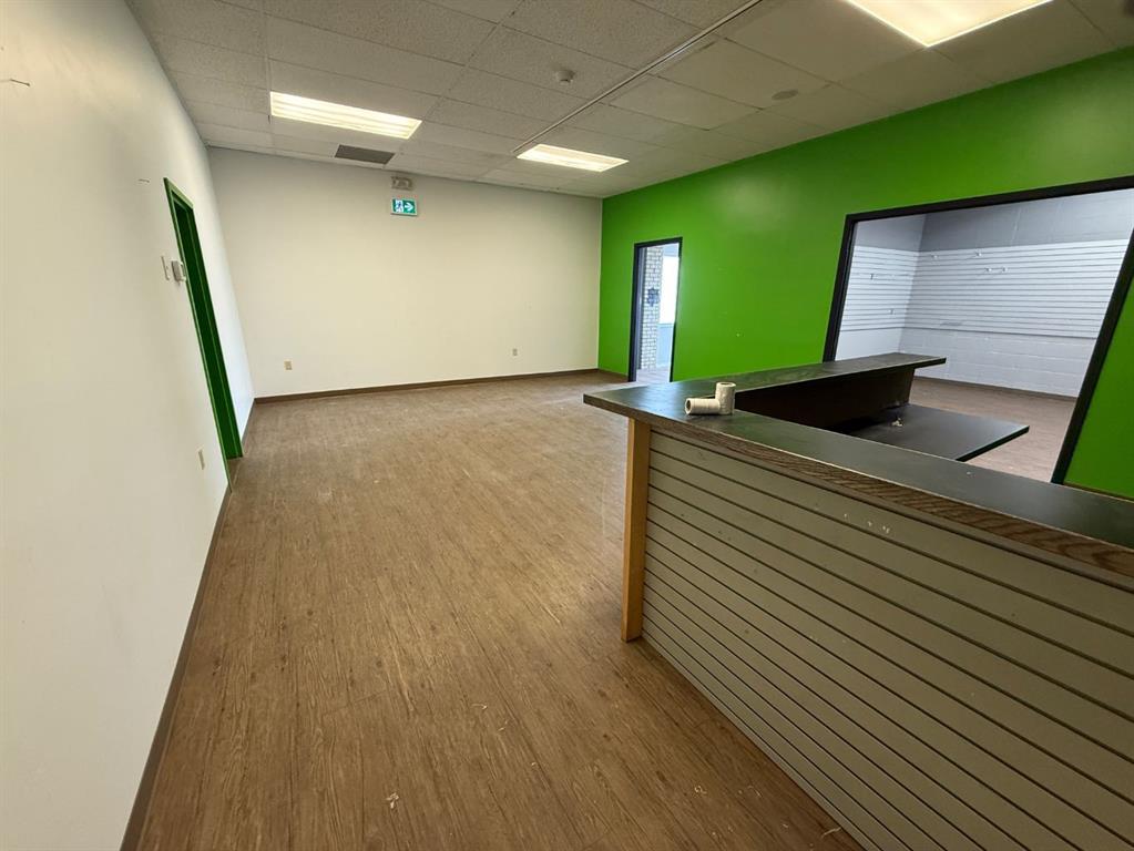 Picture for B, 646 South Railway Street SE