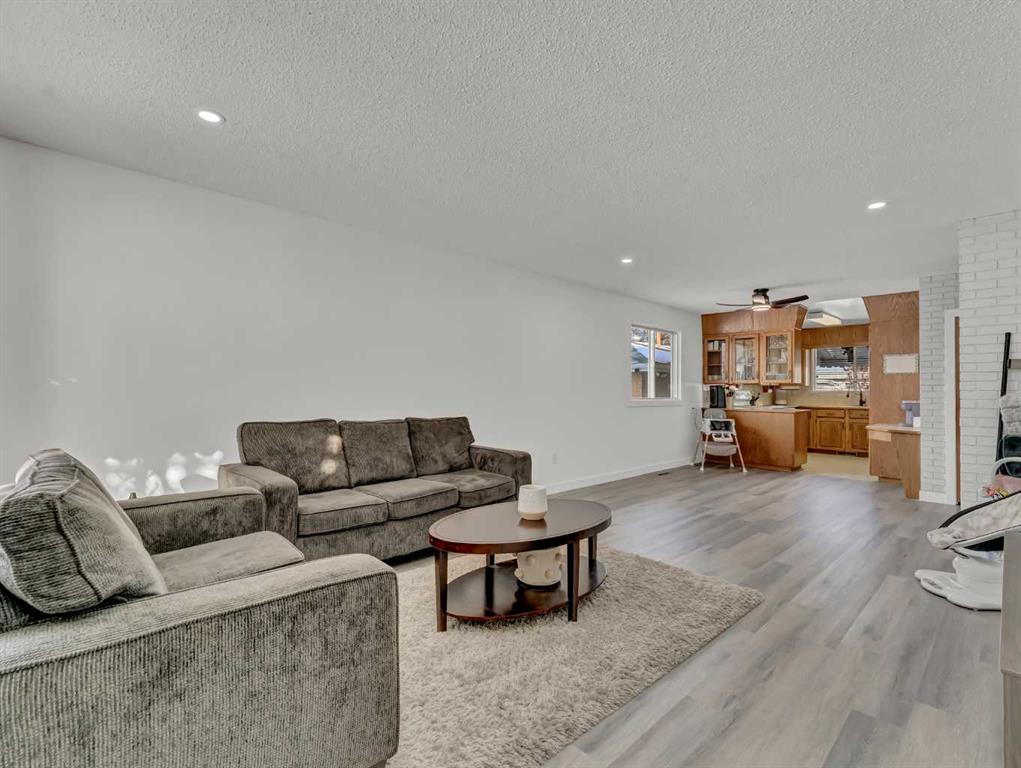 Picture for 763 Bassett Crescent NW