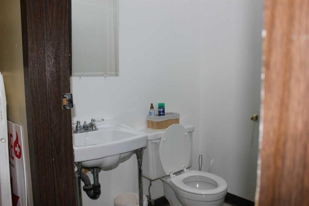 Picture for 344 8 Street E