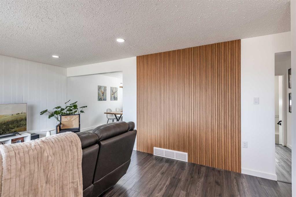 Picture for 2155 24 Street SE