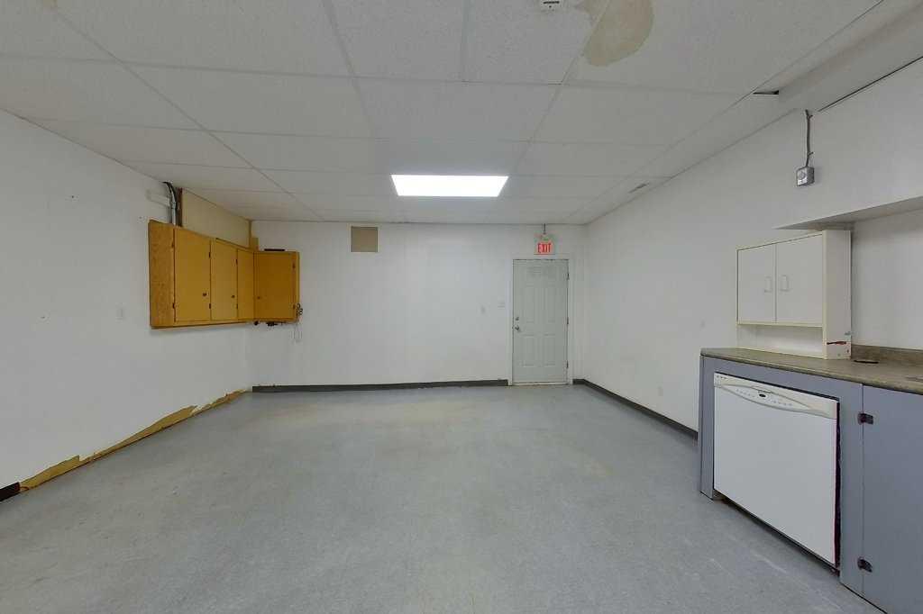 Picture for 215 Broadway Avenue E