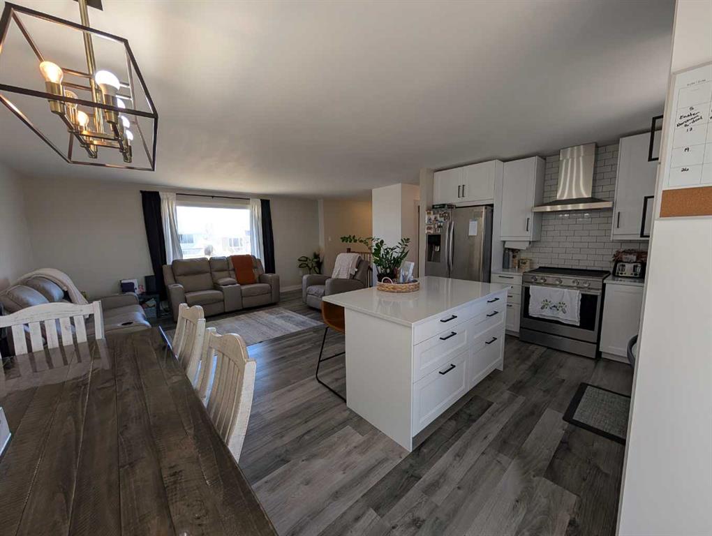 Picture for 422 Main Street S