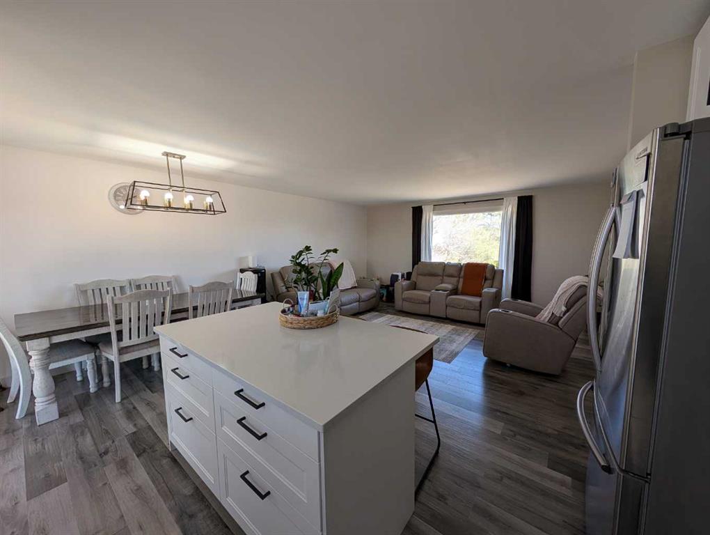 Picture for 422 Main Street S