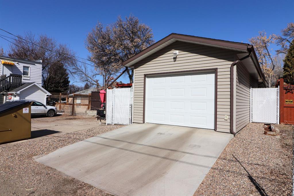 Picture for 211 3 Street NE