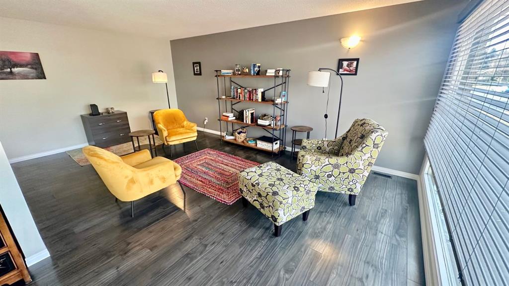 Picture for 211 3 Street NE