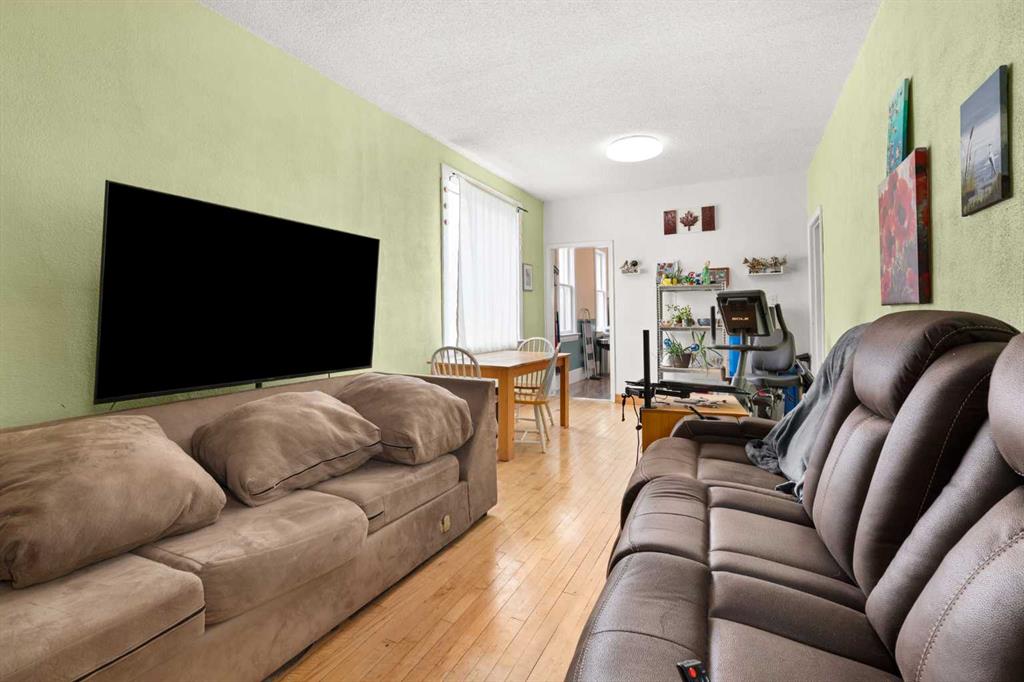 Picture for 471 10 Street SE