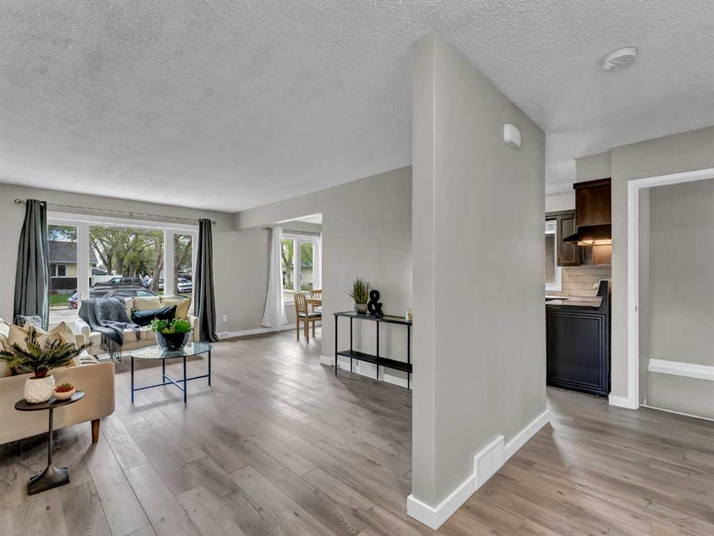 Picture for 166 Mitchell Crescent NW