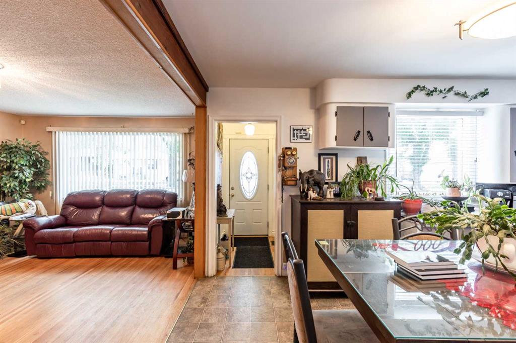 Picture for 54 9 Street SW