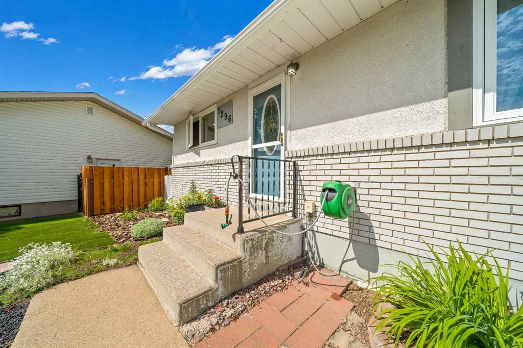 Picture for 1296 Crockford Crescent NW