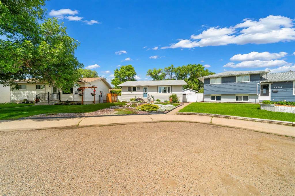 Picture for 1296 Crockford Crescent NW