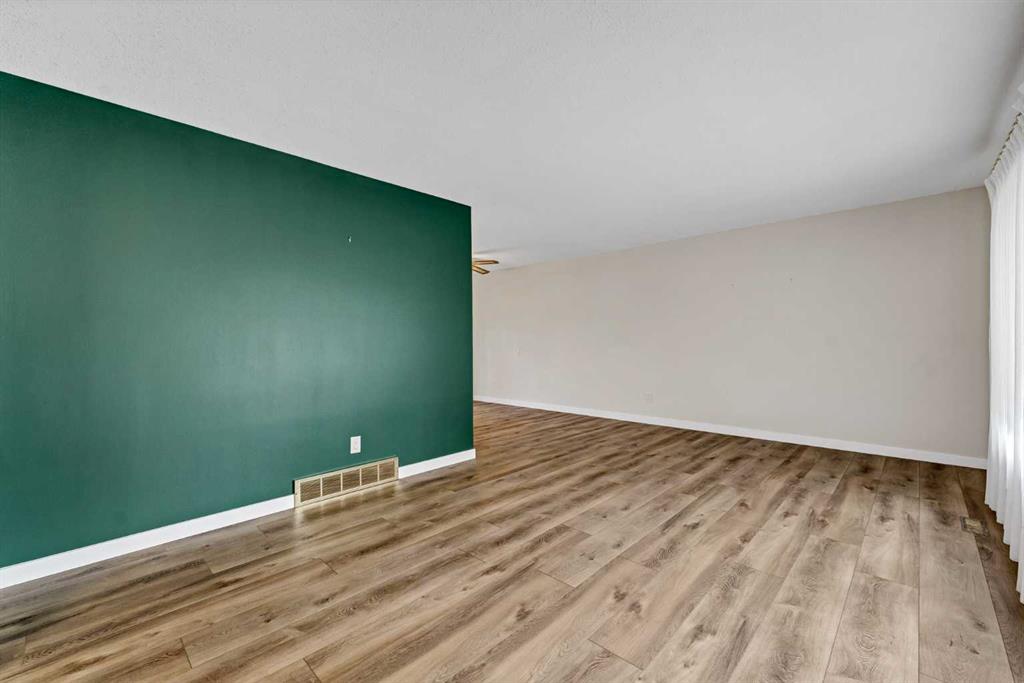 Picture for 73 Clark Crescent SE