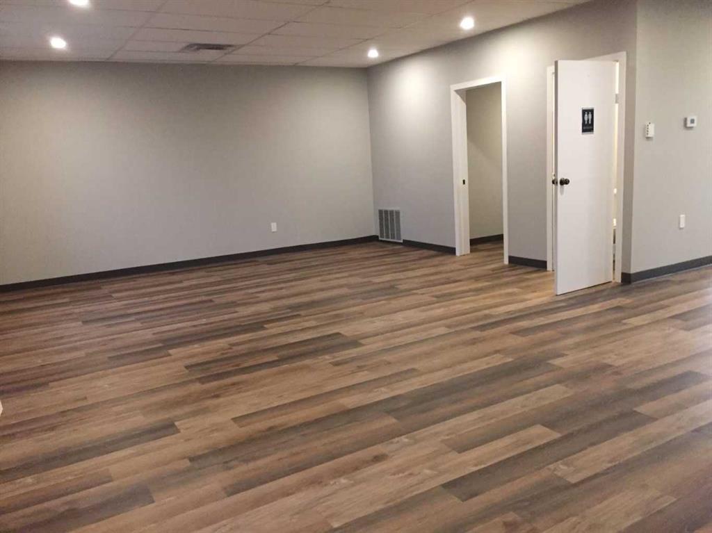 Picture for 106 Broadway Avenue E