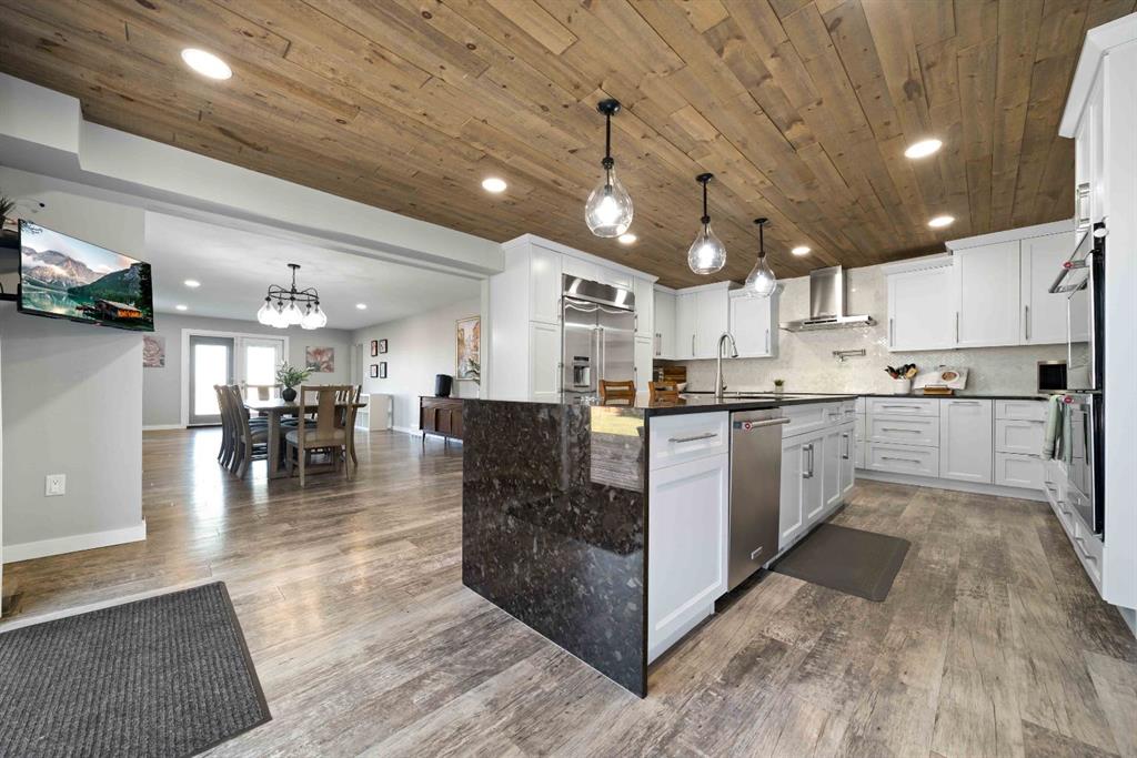 Picture for 32 Carter Crescent SE https://www.cirrealty.ca/reb/mhreb/6/A2266596_14.jpg