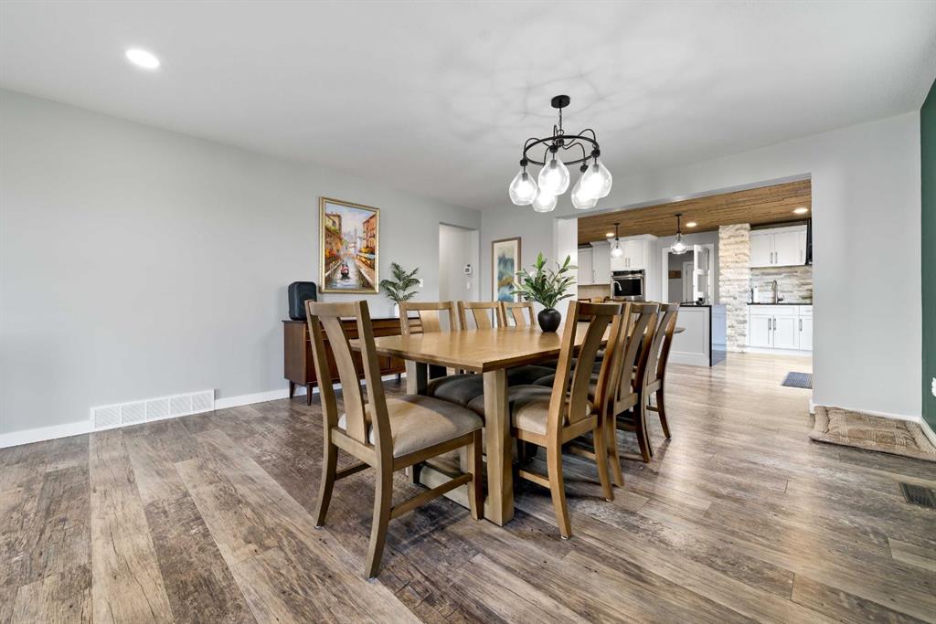 Picture for 32 Carter Crescent SE https://www.cirrealty.ca/reb/mhreb/6/A2266596_17.jpg