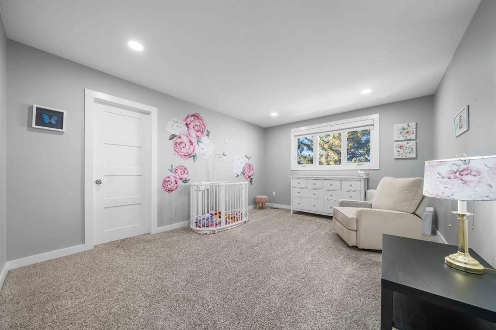 Picture for 32 Carter Crescent SE https://www.cirrealty.ca/reb/mhreb/6/A2266596_32.jpg