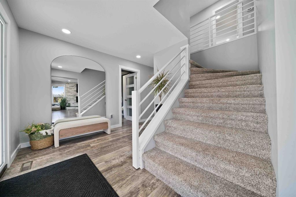 Picture for 32 Carter Crescent SE https://www.cirrealty.ca/reb/mhreb/6/A2266596_7.jpg