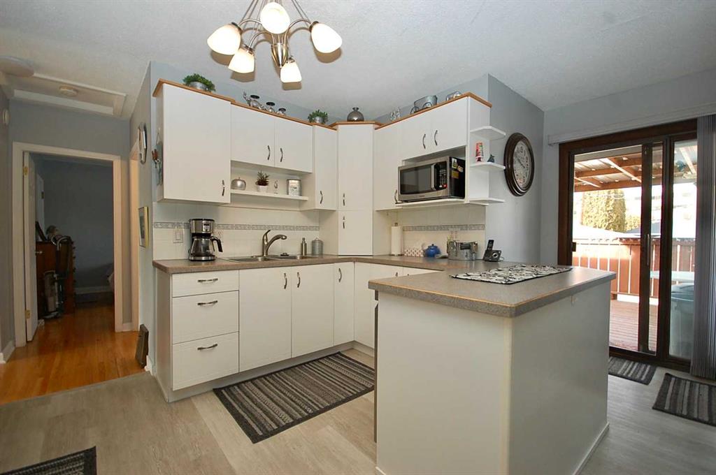 Picture for 654 6 Street SW