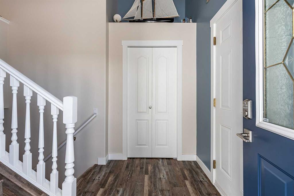 Picture for 56 Terrace Close NE