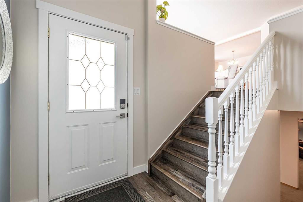 Picture for 56 Terrace Close NE