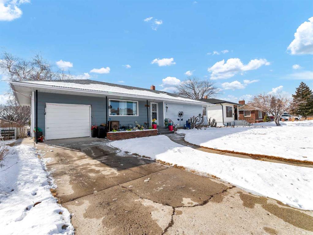 Picture for 421 9 Street SW