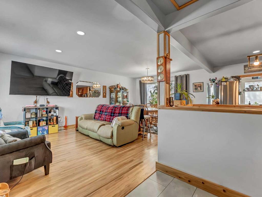 Picture for 421 9 Street SW