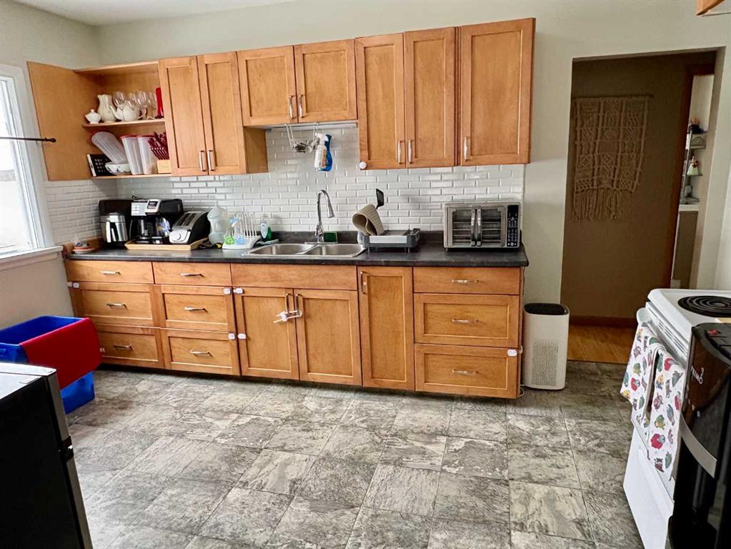 Picture for 374 10 Street SE