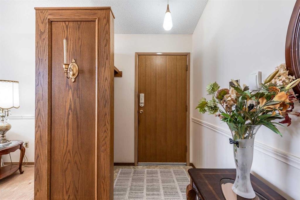 Picture for 324 Mitchell Crescent NW