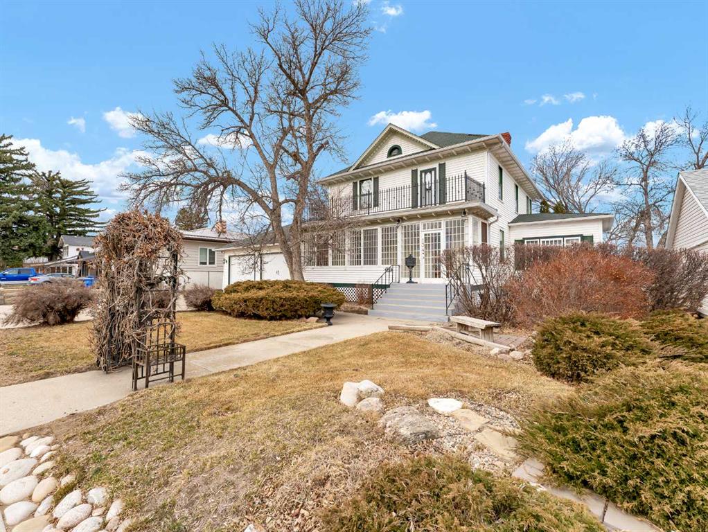 Picture for 134 3 Street SW