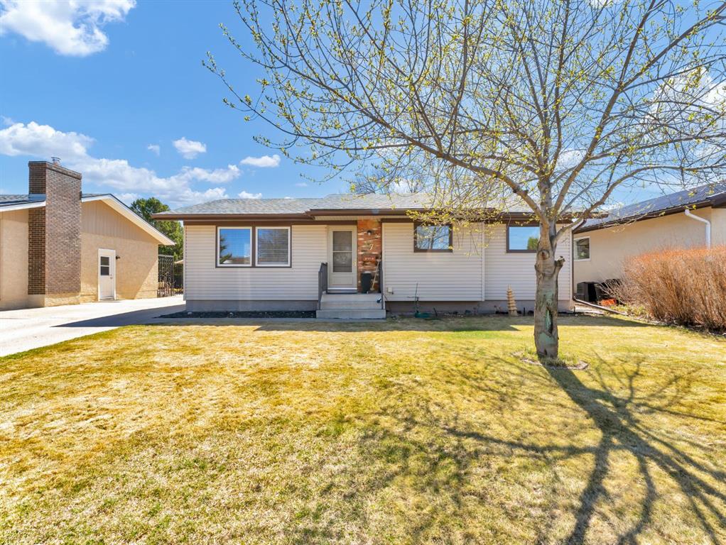 Picture for 17 Ross Glen Way SE