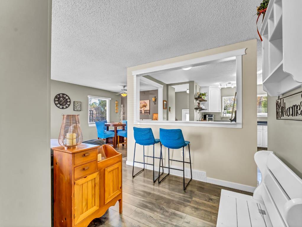 Picture for 17 Ross Glen Way SE