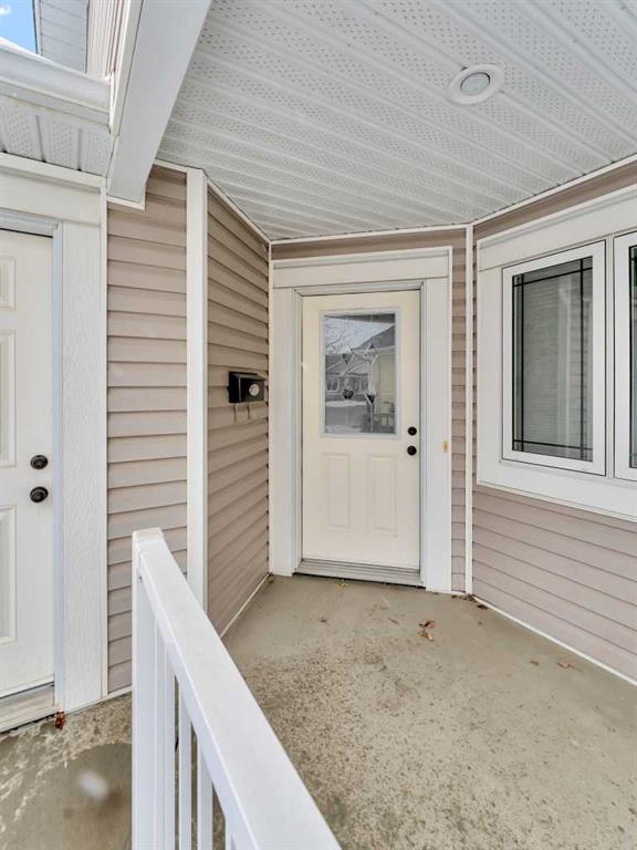 Picture for 74 Chartwell Place SE