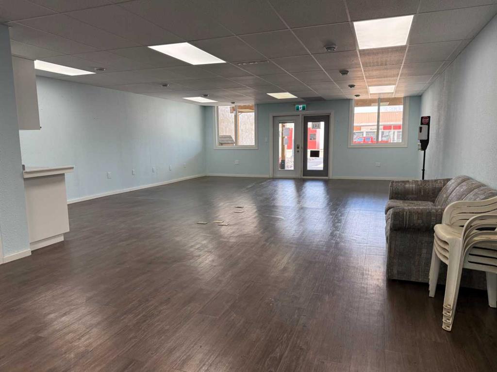 Picture for 141 5 Avenue W