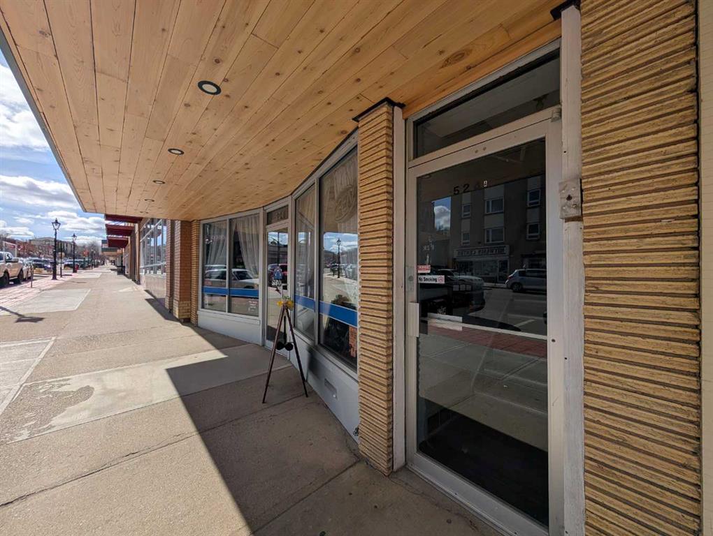 Picture for Main Floor, 524 3 Street SE