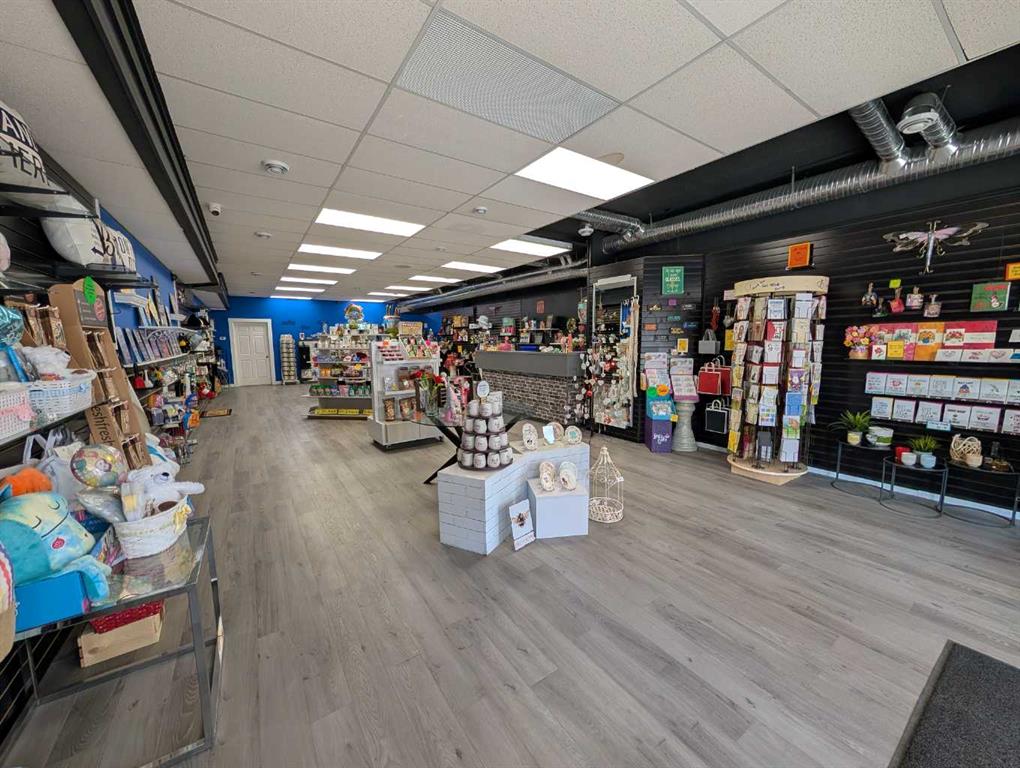 Picture for Main Floor, 524 3 Street SE